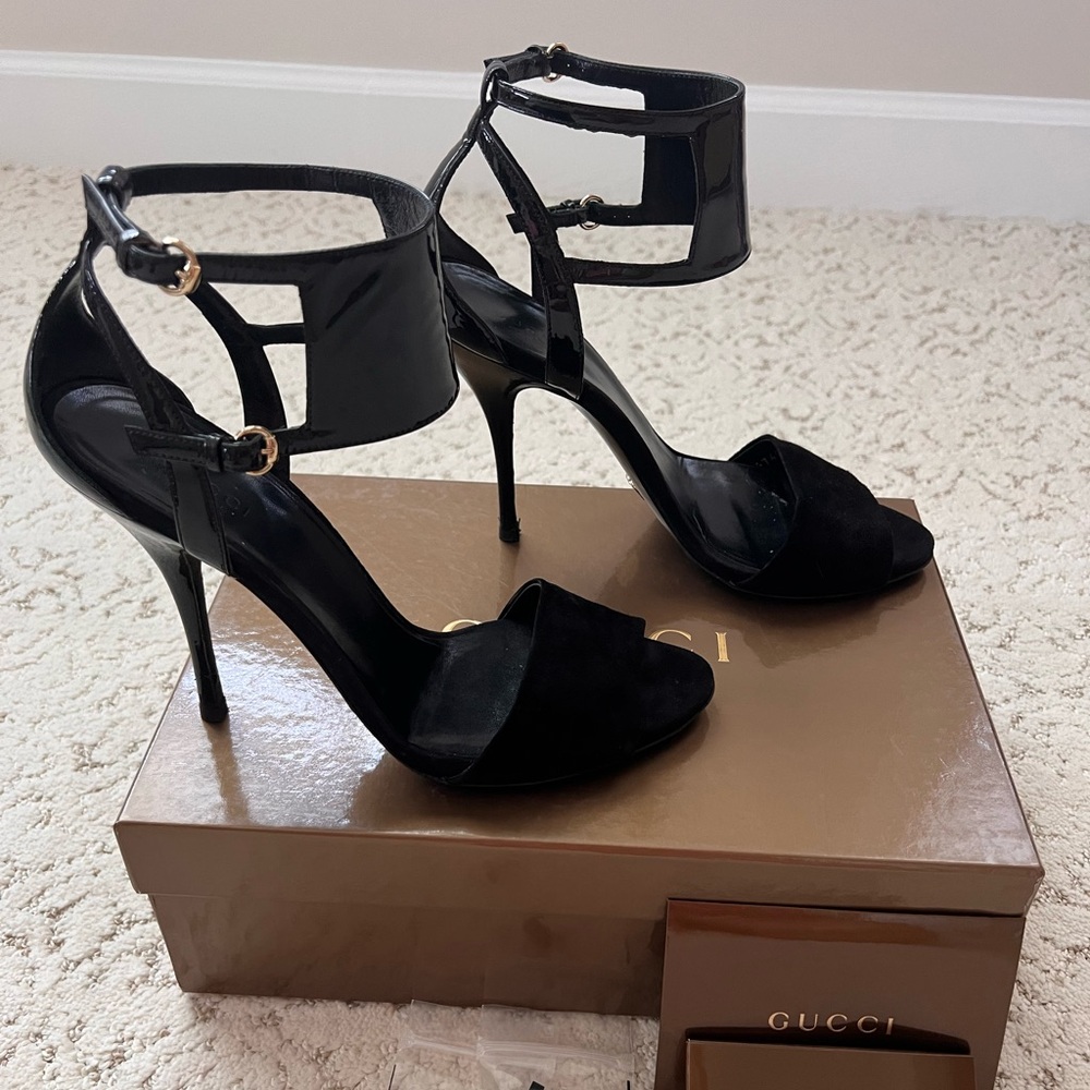 Genuine Gucci stiletto. Size 9 1/2. Patent leather & suede.